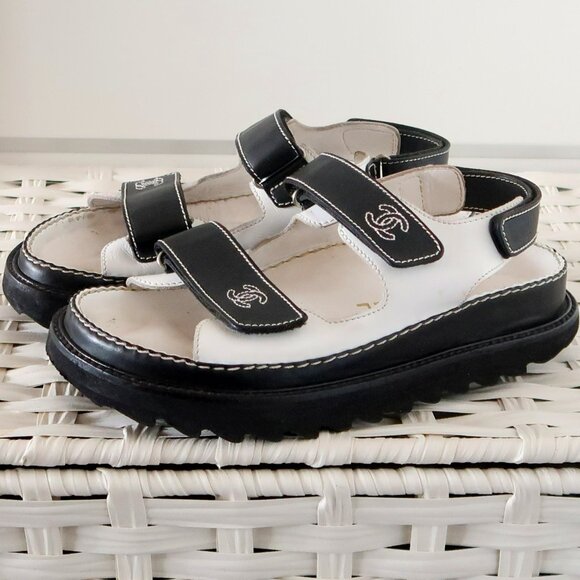 Chanel Leather Velcro CC Logo Platform Dad Sandals 90's Y2K Minimalist Designer - Picture 15 of 16
